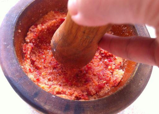 Cách làm tôm nướng muối ớt ngon, đơn giản tại nhà