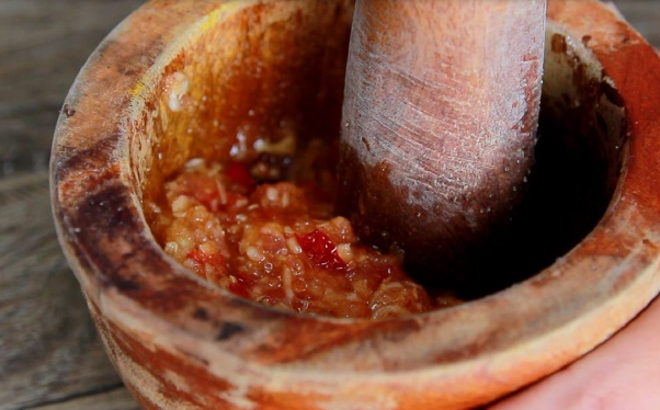 Cách làm tôm sốt Thái ngon, nước sốt chua ngọt cay cay hấp dẫn
