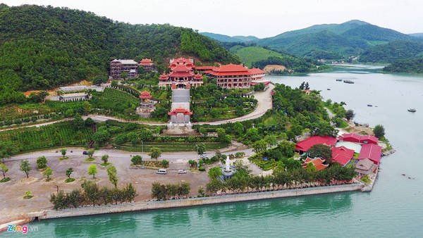 Ngôi chùa ven biển đẹp nhất Quảng Ninh